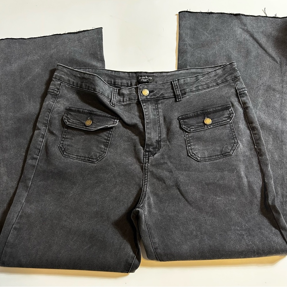 Bebe dark gray black wide leg front pocket jeans stretchy fly zip size 14 / 32